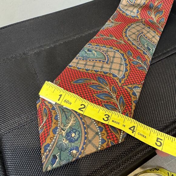 Christian Dior Monsieur Vintage Silk Neck Tie – Red & Blue Paisley Design - Picture 3 of 6